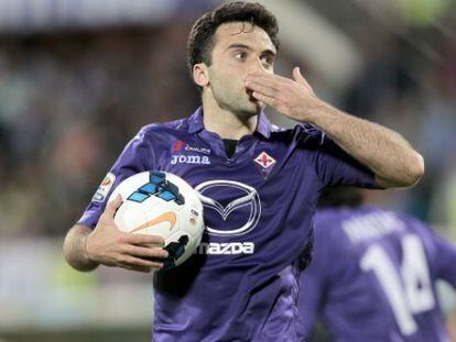 Giuseppe Rossi celebra uno gol con la Fiorentina