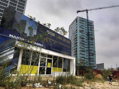 Oficinas de venta de los apartamentos de las Torres Europa en L&#039;Hospitalet, abandonadas tr&aacute;s la quiebra de Martinsa-Fadesa.