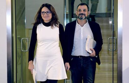 La vicepresidenta Mónica Oltra y el delegado Xavier Uceda, en la presentación del anteproyecto de ley.