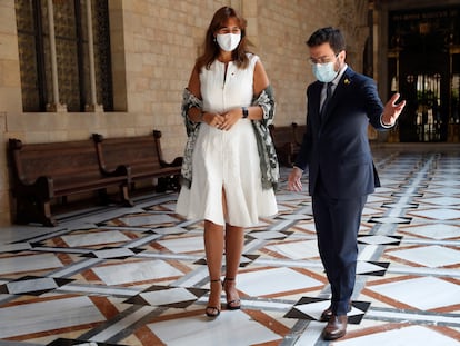 El presidente de la Generalitat, Pere Aragonès (d), y la presidenta del Parlament, Laura Borràs (i), en una imagen de archivo.