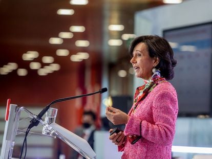 La presidenta del Banco Santander, Ana Botín, durante la presentación de los resultados en Boadilla del Monte (Madrid), este miércoles.