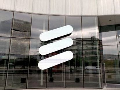 Logo de Ericsson en su sede de Estocolmo