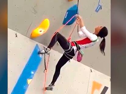 Captura de vídeo de la escaladora iraní Elnaz Rekabi que ha competido sin hiyab en el campeonato de Asia celebrado en Seúl.