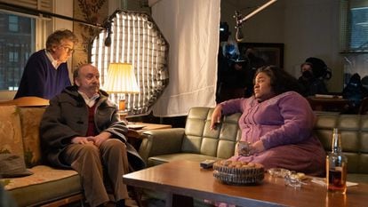 Payne, con Paul Giamatti y Da'Vine Joy Randolph, en el rodaje de 'Los que se quedan'.