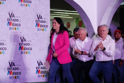 Alejandra del Moral comparece ante la prensa para reconocer su derrota sin Alito Moreno, Jesús Zambrano y Marko Cortés, este domingo.