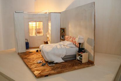 One of the scenes of disappeared rooms that Mazarrasa has recreated from memory for his first solo exhibition.
