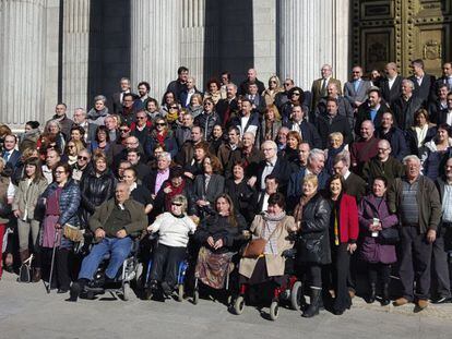 La Asociación de Víctimas de Talidomida de España (Avite), este lunes en el Congreso.
