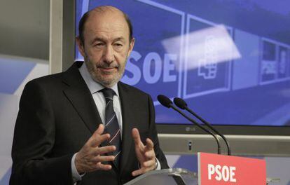 Alfredo Pérez Rubalcaba, durante la rueda de prensa de ayer