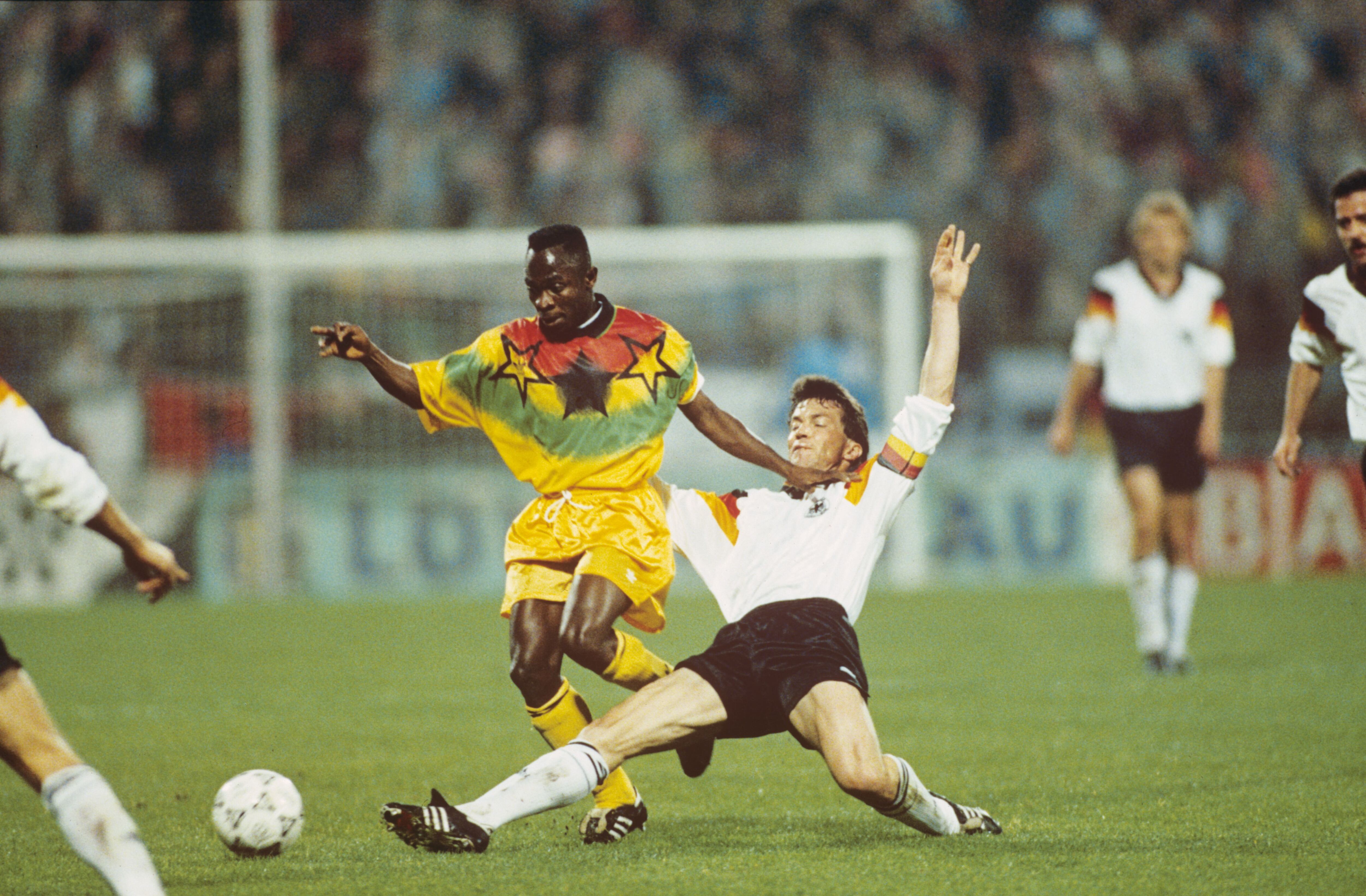Abedi Ayew durante un partido ante Alemania en 1993.