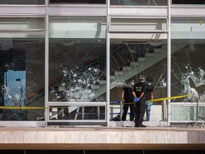 Daños causados por el ataque de los bolsonaristas a la sede del Tribunal Supremo en Brasilia.