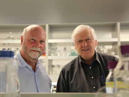 Craig Venter, a la izquierda, y Hamilton Smith.