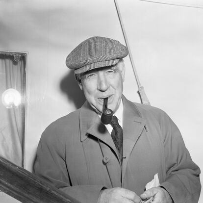 El científico Niels Bohr, en 1954, a bordo del transatlántico 'Oslojord' a su llegada a Nueva York.