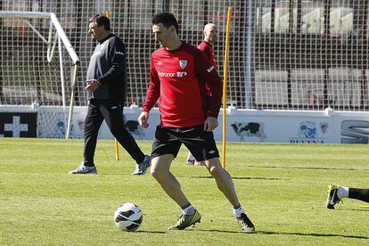 Aduriz, durante el último entrenamiento del Athletic antes del partido con el Valencia.