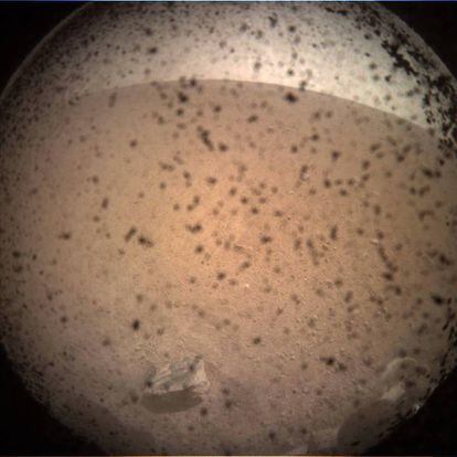 Primera imagen de Marte enviada por 'Insight'.