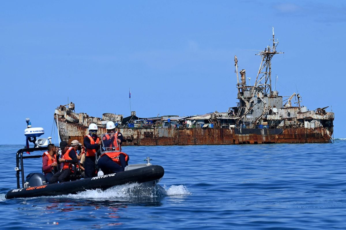 Un viejo buque encallado de la II Guerra Mundial para frenar el avance de Pekín en el mar del Sur de China | Internacional