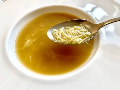 Sopa del cocido. J. C. CAPEL