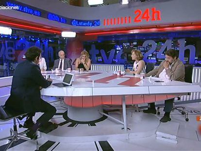 Imagen del programa 'La Noche en 24 horas', que combina entrevistas y tertulia de la actualidad política.