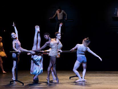 Una escena de la obra 'Momo', de Batsheva Dance Company.