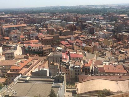 Vista panorámica de Lleida desde lo alto de la colina del castillo.