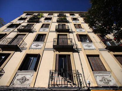 Edificio de Madrid adquirido por un fondo de inversión para alquilar los pisos en la plataforma Airbnb.