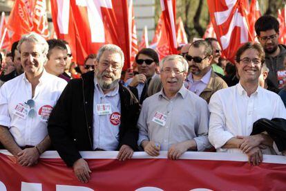 M&eacute;ndez y Toxo, en el centro, en la cabecera de la manifestaci&oacute;n de Madrid