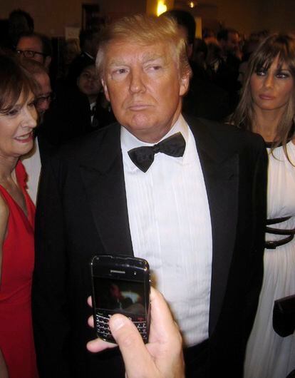 El empresario Donald Trump y su mujera Melania a su llegada a la cena de corresponsales de la Casa Blanca.