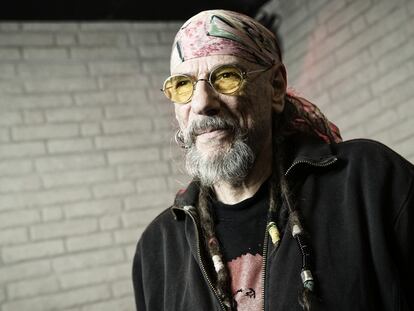 ‘El Drogas’, música para sobrevivir a la mili