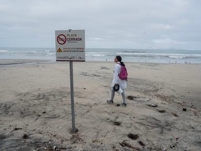 Playa Blanca es una de las playas más contaminadas en el estado de Baja California y está cerrada por el riesgo sanitario.