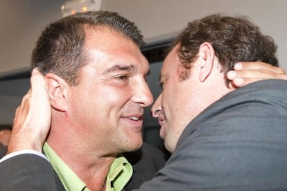 Laporta felicita en 2010 a Rosell, que ganó las elecciones.