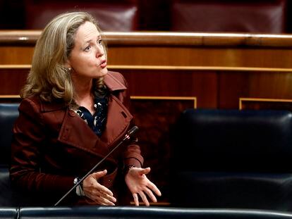 La vicepresidenta económica, Nadia Calviño, este miércoles en el pleno del Congreso.