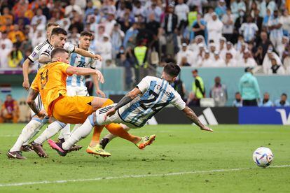 Wout Weghorst from the Netherlands scores the second goal for his team in a set play. 