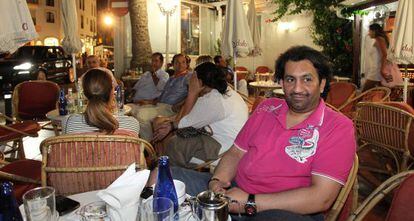 El jeque Abdal&aacute; Al Thani, en Puerto Ban&uacute;s, en julio de 2010.