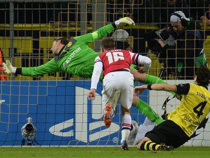 Ramsey marca el gol de la victoria en Dortmund.