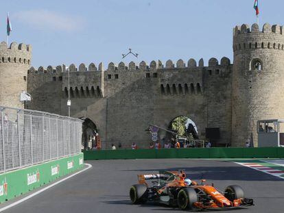 Alonso, durante una sesi&oacute;n de entrenamientos del GP de Azerbaiy&aacute;n.