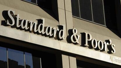 Logo de S&P Global en sus oficinas de Nueva York. REUTERS