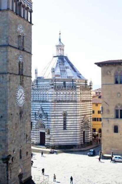 Baptisterio gótico de Andrea Pisano, en Pistoia (Italia).