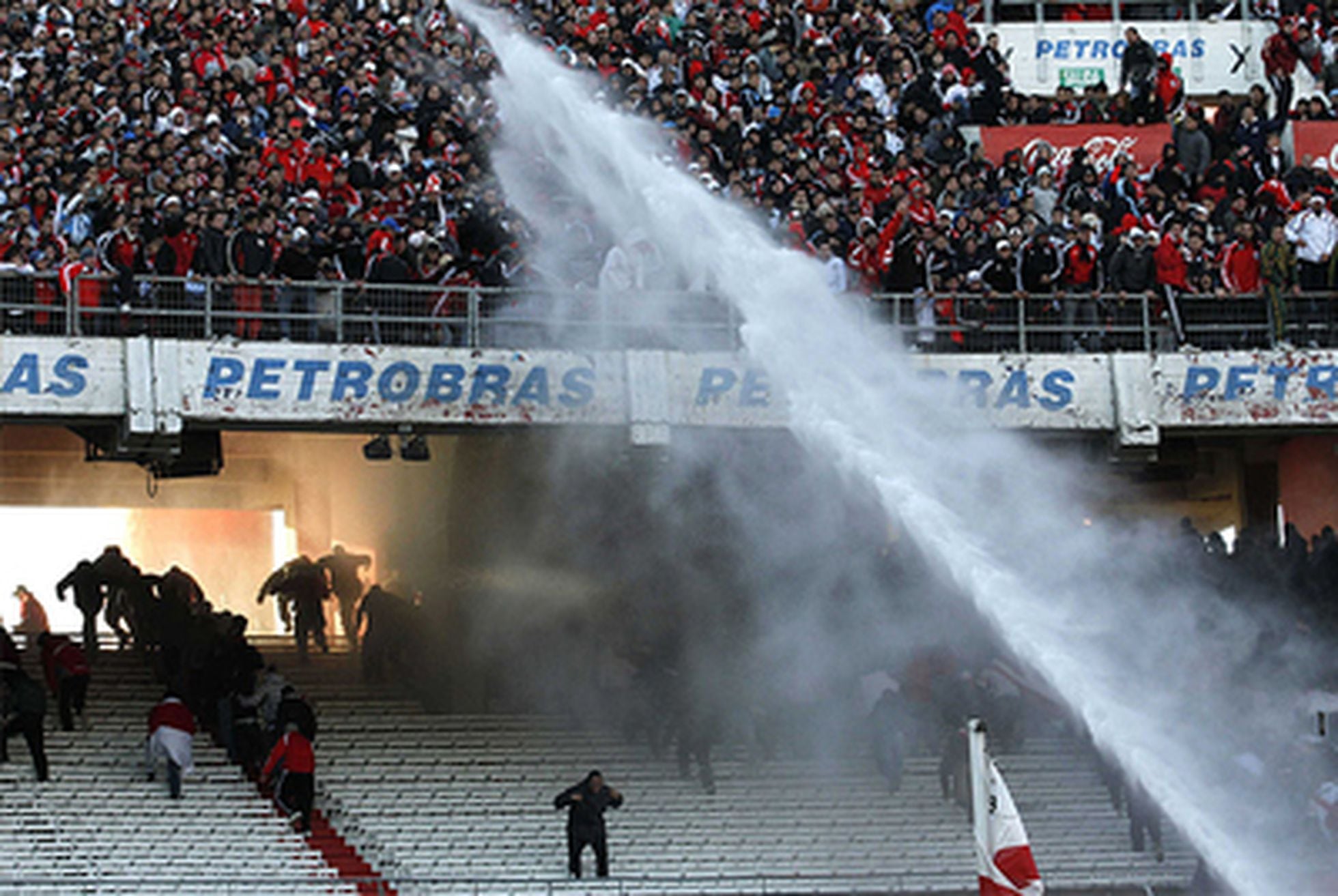 Histeria Y Vandalismo En El Monumental | Deportes | EL PAÍS