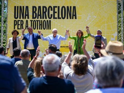 El candidato de ERC a la alcaldía de Barcelona, Ernest Maragall, en un acto en Barcelona, junto al presidente del partido, Oriol Junqueras.