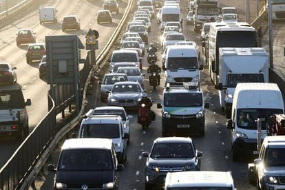 Un atasco en una carretera de Londres, en noviembre de 2020.