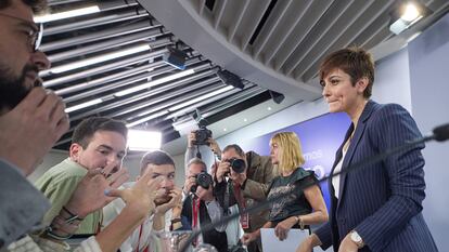 La portavoz del Gobierno, Isabel Rodríguez, atiende a medios tras una rueda de prensa posterior al Consejo de Ministros, este lunes.