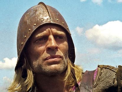 Klaus Kinski en 'Aguirre, la cólera de Dios', posiblemente el más desastrado de los conquistadores españoles en la historia (del cine).