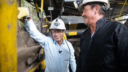 Gustavo Petro en la mina de carbón El Pino, en Boyacá (Colombia), durante su campaña presidencial, el 6 de junio de 2022.