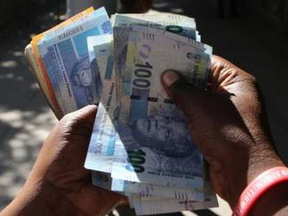 Billetes de rand, la moneda de Sudáfrica.