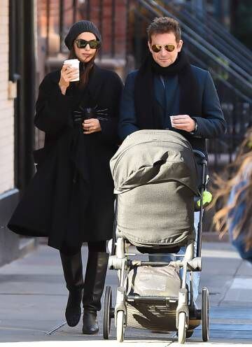 Bradley Cooper e Irina Shayk, por las calles de Nueva York con su hija, el pasado octubre.