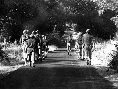 Campamento de jóvenes ultraderechistas de Fuerza Joven en San Lorenzo de El Escorial, en agosto de 1980.