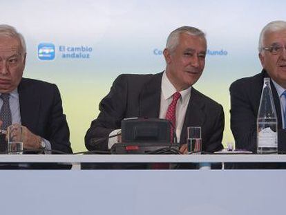 Margallo, Arenas y Herrero, en Sevilla.
