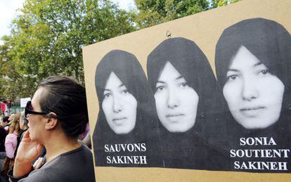 Manifestaci&oacute;n en Par&iacute;s en apoyo a Sakineh Ashtiani, en 2010.