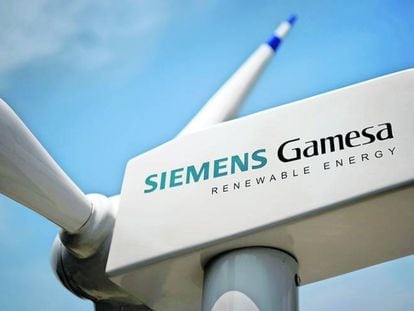 Turbina con el logo de Siemens Gamesa en Zamudio (Vizcaya). 