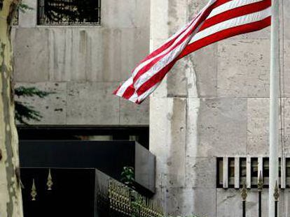 Exterior de l'Ambaixada dels Estats Units a Madrid.