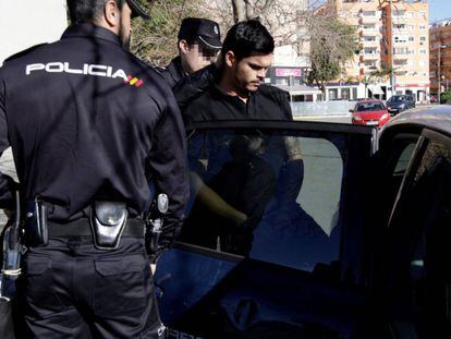 Gabriel Franco, director deportivo del Calpe CF, conducido a prisi&oacute;n tras declarar.